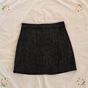 ⟡ Unpublished mini skirt with black and gray chevron pattern in size XS ⟡